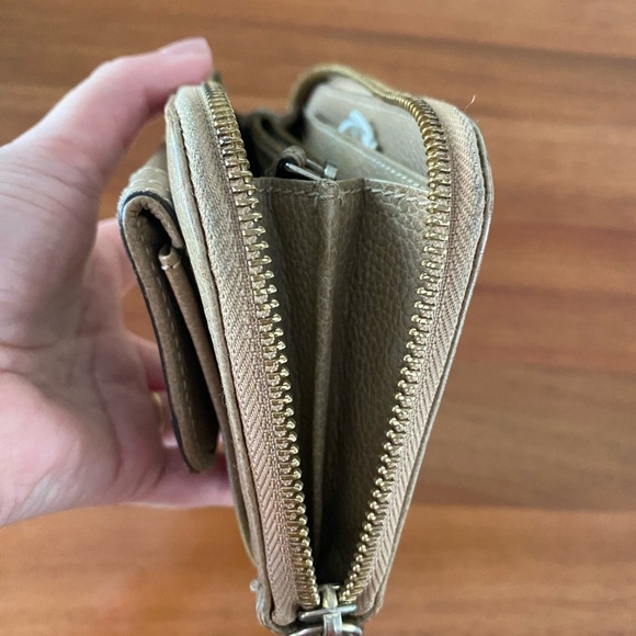 NWT &COA & dust bag Chloe Tan Leather Wallet - Picture 5 of 9